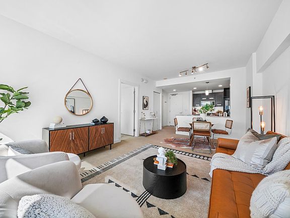 3rd image of 300 Berry St Unit 814