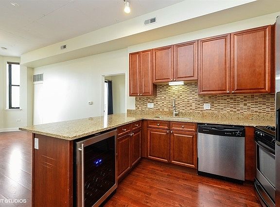 5th image of 1464 S Michigan Ave APT 1907