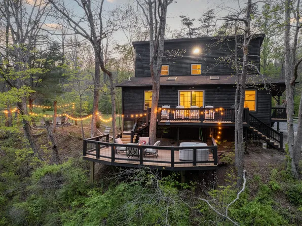 3952 Brattons Run, Goshen, VA 24439