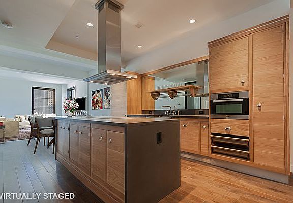 3rd image of 425 W 50th St APT 15D