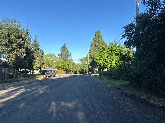 5th image of 1354 Harpole Rd