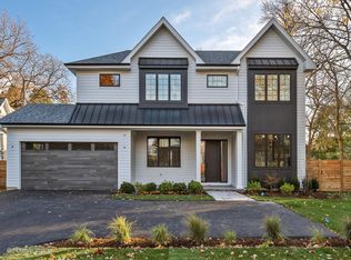 370 Vine Ave, Highland Park, IL