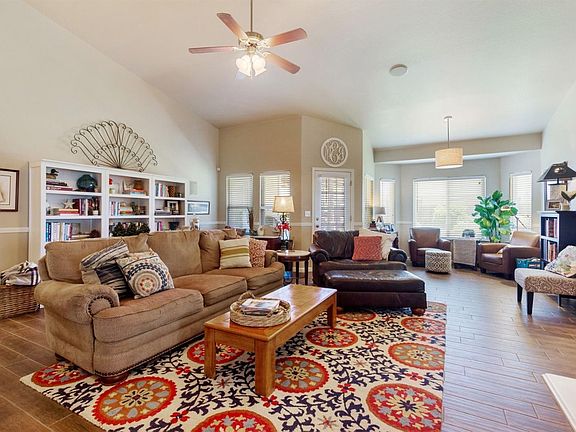 3rd image of 2283 N Foxhill Pl