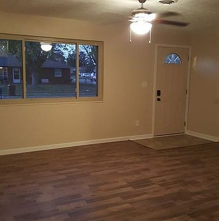 3rd image of 2073 Virginia Dr