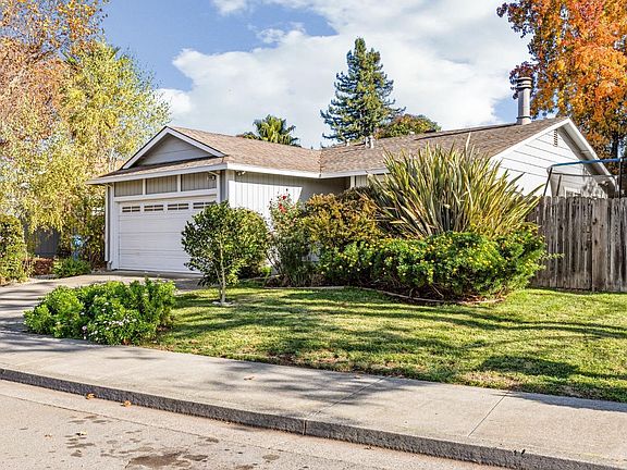 2nd image of 2498 Copperfield Drive