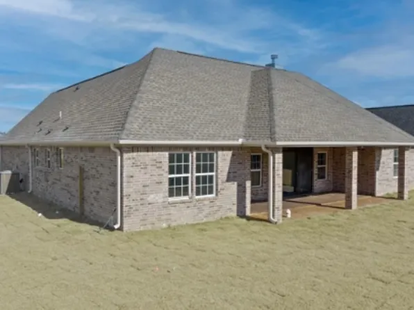 1000 Stone Hl, Mount Pleasant, TX 75455