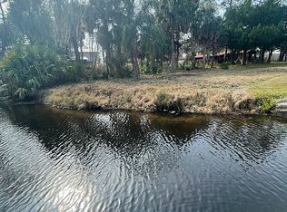 26 SE 241st St, Suwannee, FL 32692