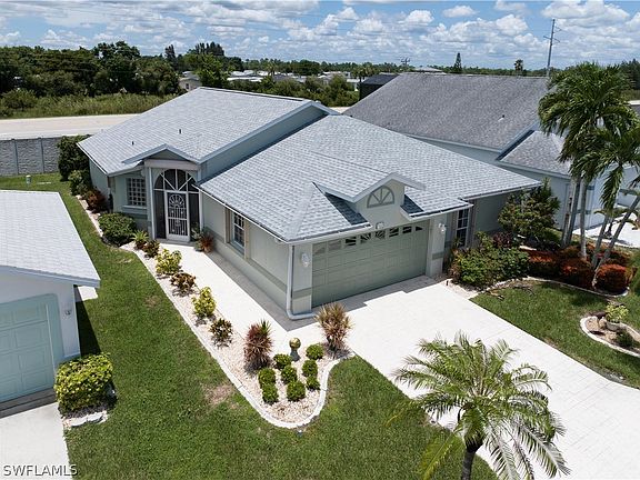 3rd image of 3762 Sabal Springs Blvd