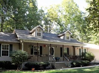410 Walker Hollow Dr, Monterey, TN 38574