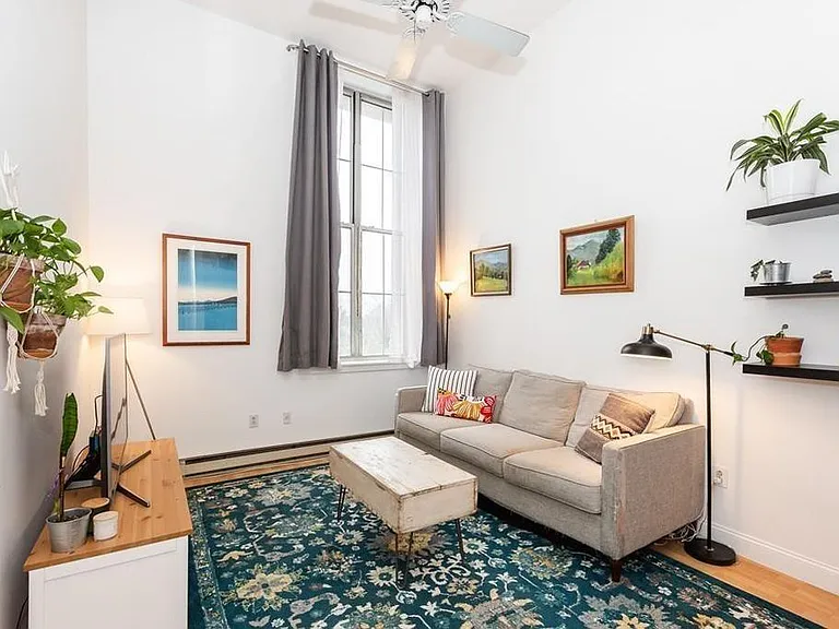 240 Heath St #210 — Photo 2