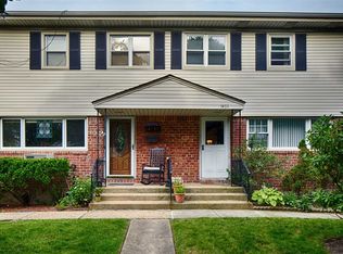14711 258th St, Rosedale, NY 11422