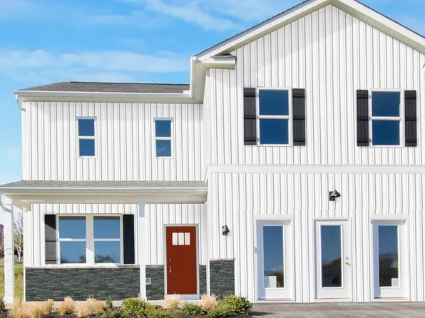 304 Dye Ln, Morgantown, WV 26501