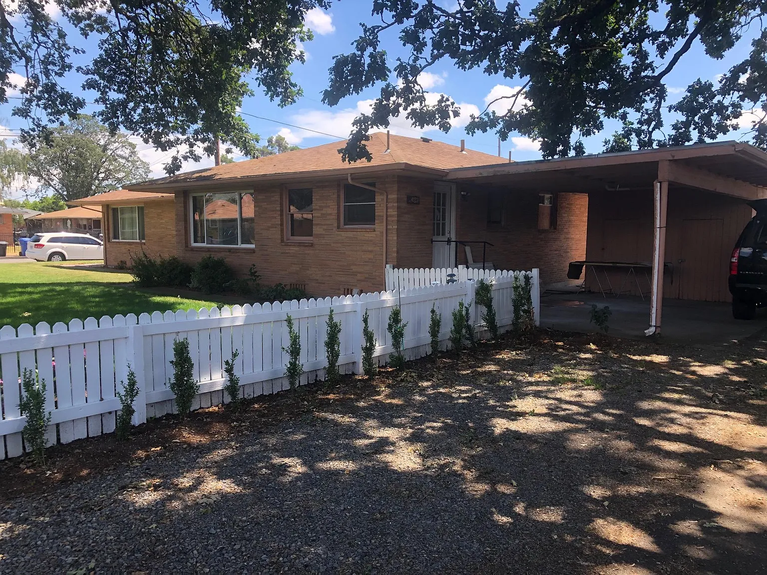 1143 17th St SE — Photo 3