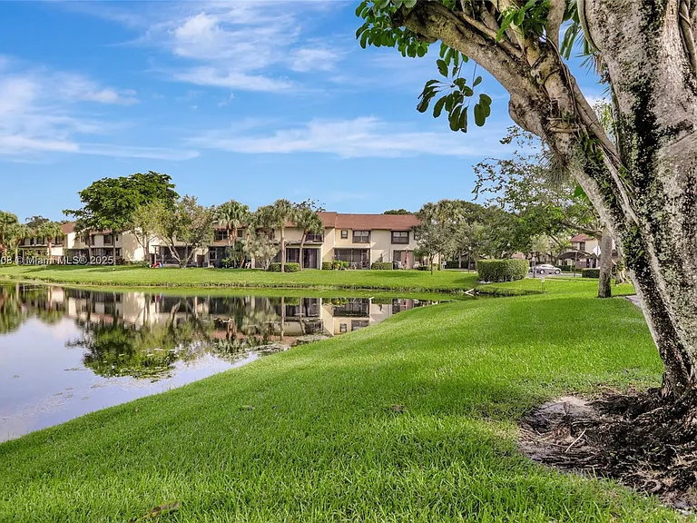4615 Carambola Cir S #27232 — Photo 27