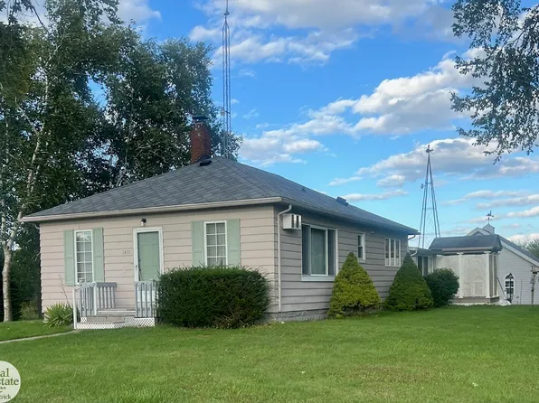 1471 S Allen Rd, Saint Clair, MI 48079