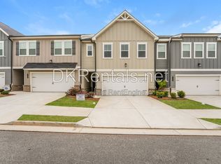 1141 Point Place Dr, Loganville, GA 30052