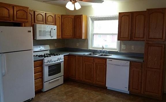 4th image of 7411 Sunset Dr