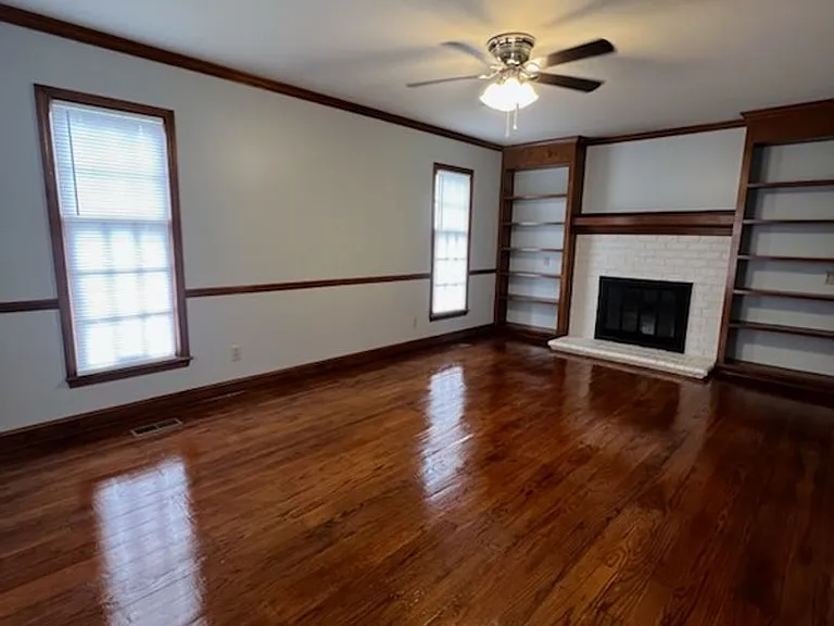417 N Ebenezer Rd — Photo 5
