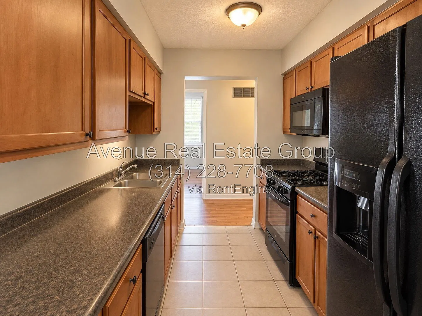 3 bed, 1.0 bath, 1000 sqft, $1,295 — Photo 4