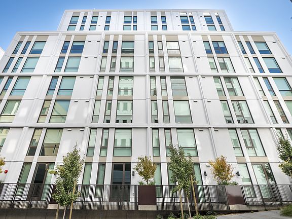 2nd image of 830 Eddy St #3953455