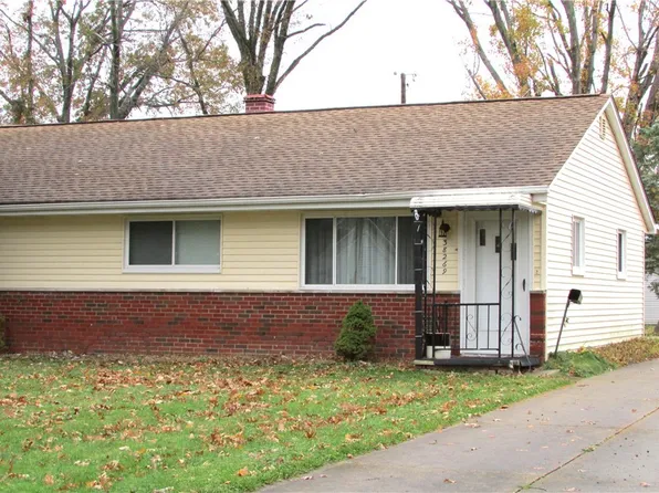 38269 Parkway Blvd, Willoughby, OH 44094