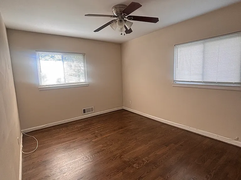 11203 Dodson Ln — Photo 23