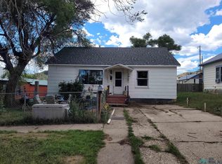 1050 N 1st St, Raton, NM 87740