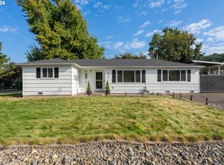 922 Newton Creek Rd, Roseburg, OR