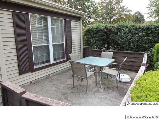 2nd image of 915 Liverpool Circle #B