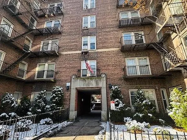 48-20 44th St APT 4C, Woodside, NY 11377
