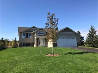 511 9th Ave NE, Isanti, MN 55040