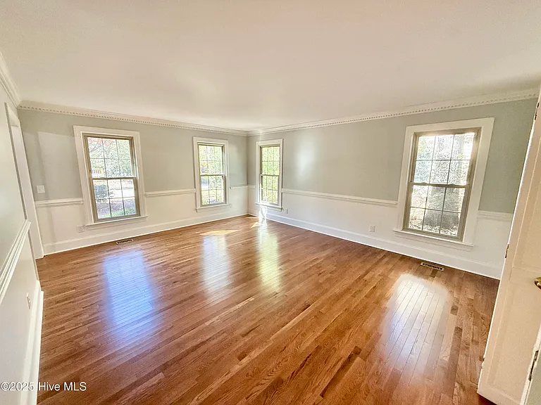 703 Daventry Dr — Photo 23