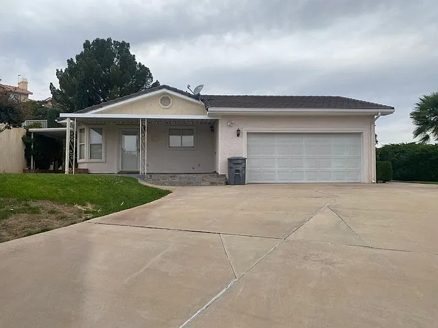 660 E Vermillion Ave — Photo 3