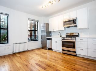 152 Franklin St #2A, Brooklyn, NY 11222