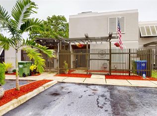 11336 NW 15th St, Pembroke Pines, FL 33026