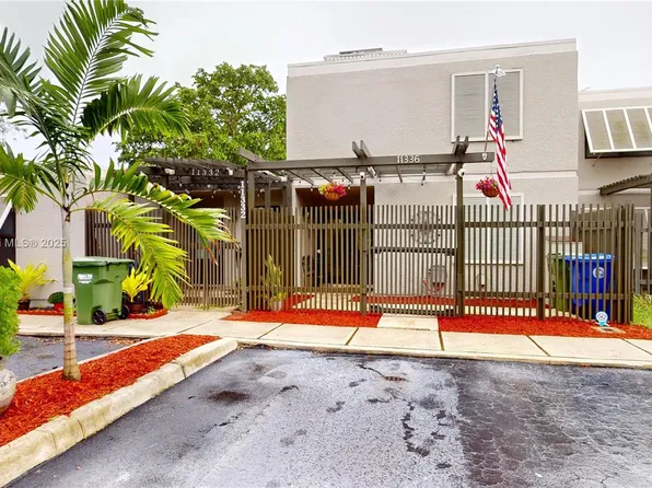 11336 NW 15th St, Pembroke Pines, FL 33026