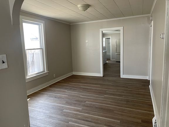 3rd image of 17 Burke Ave Unit 1