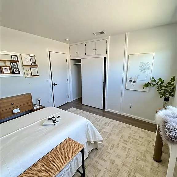 11742 Jacaranda Ave — Photo 2