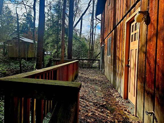Back porch, access door from laundry room