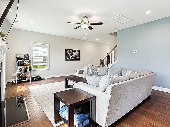 4th image of 150 Oyster Landing Dr