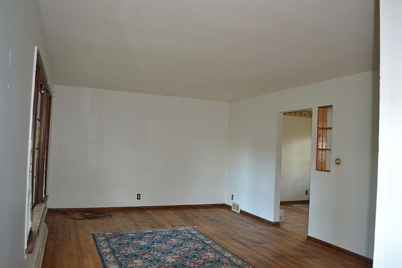 2nd image of 4921 Golfview Dr