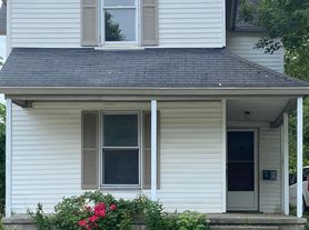 1366 Ashland Ave NE, Grand Rapids, MI