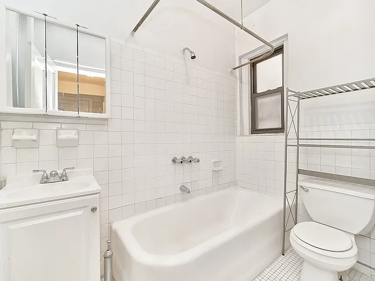 56 Bennett Ave #1K — Photo 11