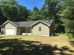 81 Unity Dr, Muskegon, MI 49442