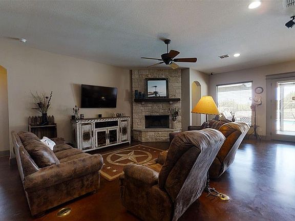 5th image of 2402 Wills Way Dr