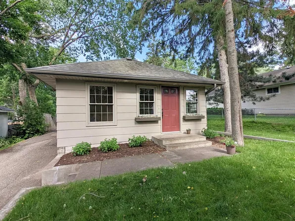 4194 Homewood Ave, White Bear Township, MN 55110