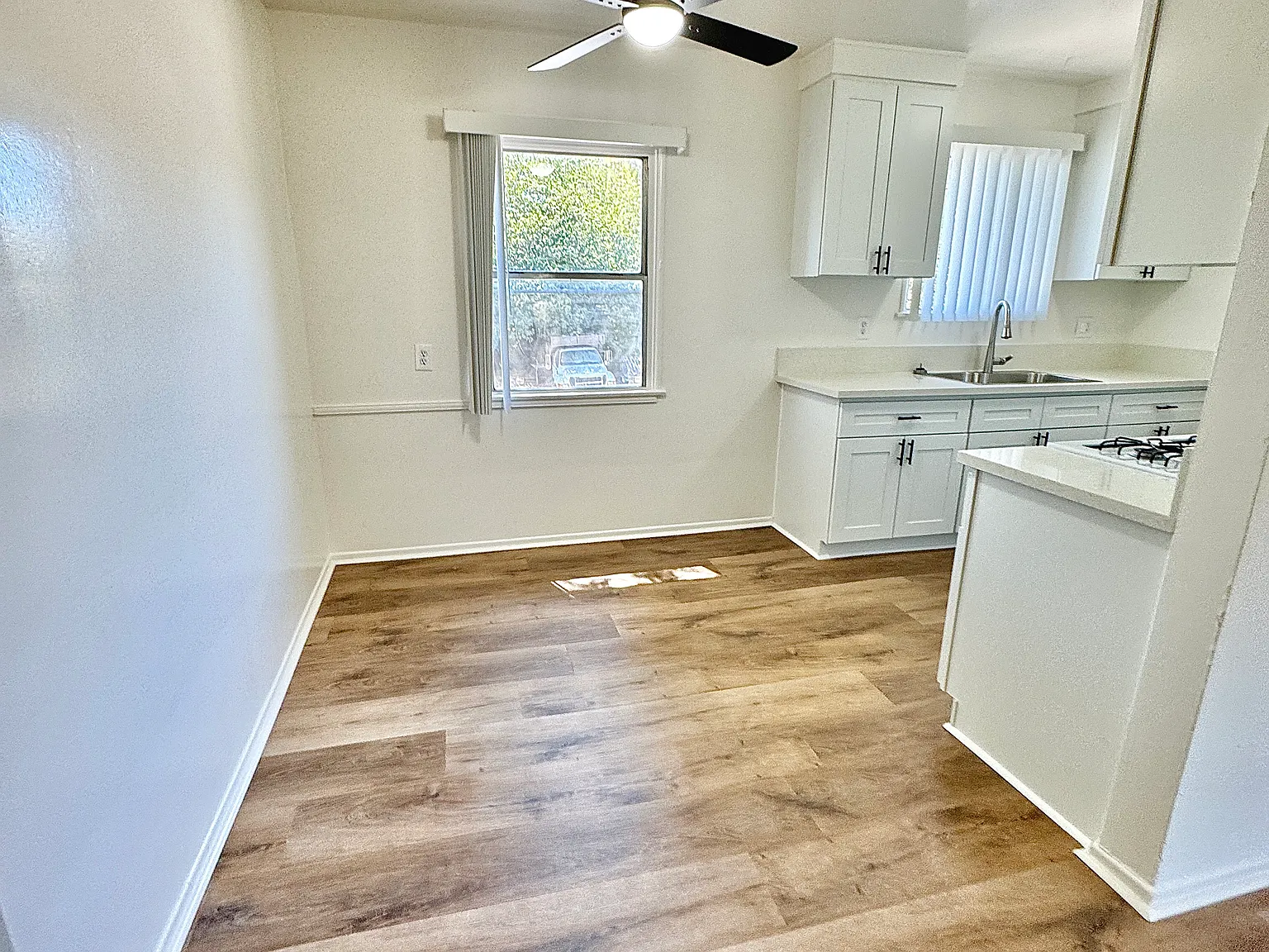 2 bed, 900 sqft, $2,195 — Photo 4