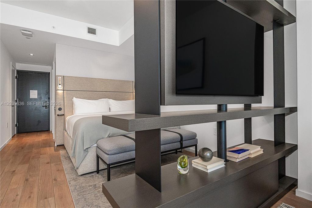 398 NE 5th St Unit 2904, Miami, FL - View 4