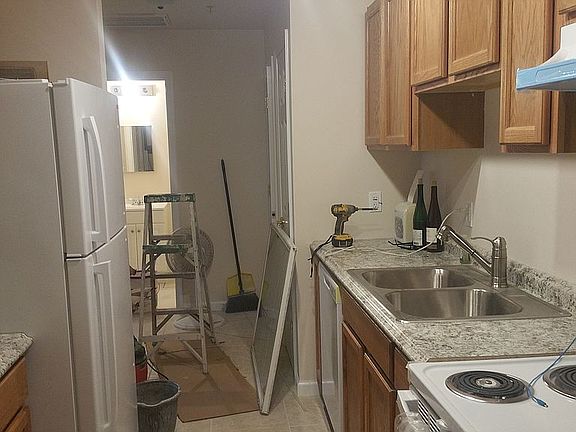 5th image of 107 School St Unit 1-B