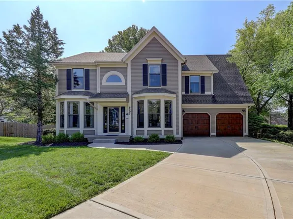 8207 W 150th St, Overland Park, KS 66223
